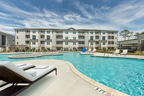 Myrtle Beach apartment for rent - Luxurious swimming pool