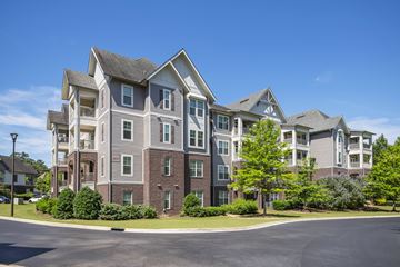 Vestavia Hills apartment for rent - A large apartment complex with multiple buildings and balconies.