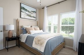 Hampstead apartment for rent - Spacious Bedrooms with Large Windows, Ceiling Fan and Walk-In Closets