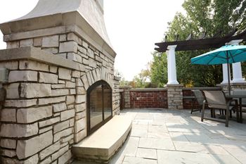 Lounge w fireplace