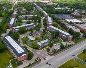 Oakbrook Terrace apartment for rent - Aerial at Versailles on the Lakes Oakbrook*, Oakbrook Terrace, 60181