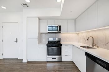 Fusion hollywood - designer backsplash