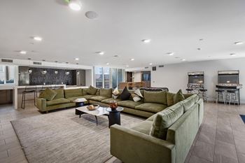 Fusion hollywood - resident lounge