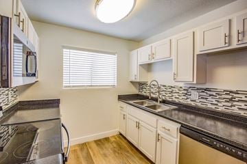 Las Vegas apartment for rent - Fifteen 50 Apartments