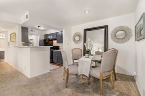 Florence apartment for rent - A dining room with a table set for two.