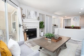 Gas fireplace w/ mantle*