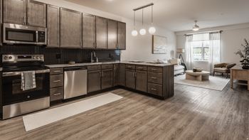 Luna palette - pepper-hued natural wood cabinets