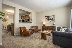 Etna apartment for rent - Arbors at Turnberry - Pickerington, OH - Living Room