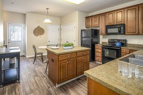 Etna apartment for rent - Arbors at Turnberry - Pickerington, OH - Kitchen with Large Island