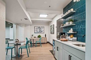 Philadelphia apartment for rent - A kitchen with a dining table and chairs.