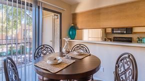 Tucson apartment for rent - Arboretum dining area with a nice view
