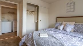 Tucson apartment for rent - Cantera spacious bedroom with large closet space