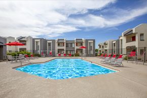 Tucson apartment for rent - Sparkling apartment swimming pool.