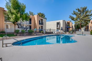 3 Sparkling pools