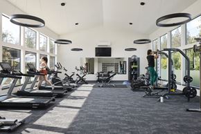 Port Orchard apartment for rent - a large exercise room with treadmills and other exercise equipment