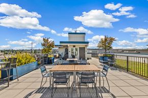 Seattle apartment for rent - take advantage of the rooftop patio at the bradley braddock road station apartments