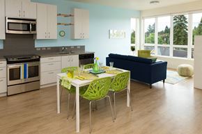 Portland apartment for rent - a kitchen and dining room with a table and chairs
