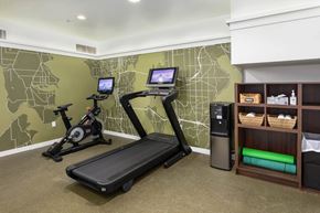Seattle apartment for rent - the gym at the inns has a treadmill and a tv