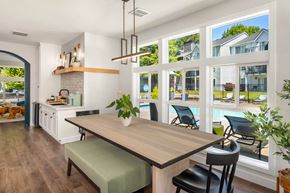 Clackamas apartment for rent - additional photo for property listing at chic digs with room to stretch out in the village 22 car