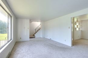 Williamsville house for rent - 104 Cranburne Ln. - Living Room