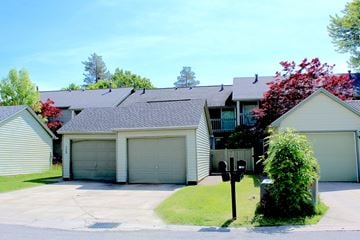 Amherst townhouse for rent - 737 Robin Road