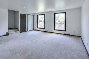 Williamsville triplex for rent - 76 North Maplemere