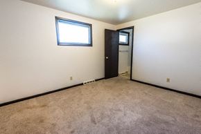 Amherst triplex for rent - Amherst Duplex 111 Sunshine Drive