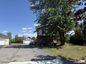 Amherst triplex for rent - 353 Kaymar Dr