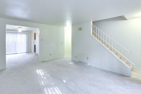 Amherst townhouse for rent - Sundridge Apartments – Living Room – Getzville Area – Appliances Included - 24 Hour Emergency Maintenance – Carpeting - Pet Friendly – Ask for a Tour - Basic FIOS Internet Included - Air Conditioner –
