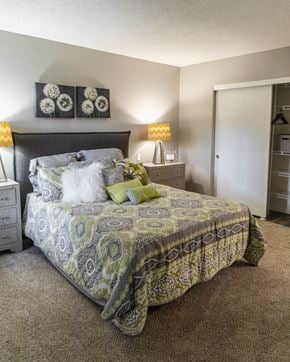 Las Vegas apartment for rent - a bedroom with a bed and a closet