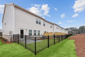 Hoschton apartment for rent - Back patio with fenced in yard.