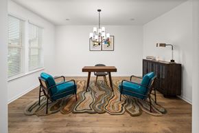 Lawrenceville apartment for rent - Private office space at the entrance of the home