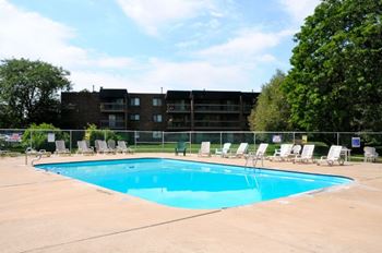 Swimming pool (3ft. To 10ft. Deep)