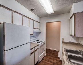 Emporia apartment for rent - Kitchen with all white appliances