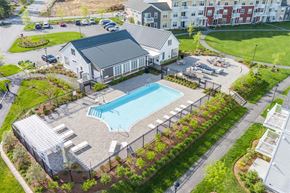 Plymouth apartment for rent - Halstead Plymouth at Redbrook pool,