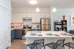 Weymouth apartment for rent - Model apartment kitchen at the Mastlight.