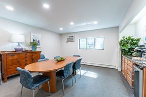 Quincy apartment for rent - Business center with coffee