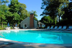Saugus apartment for rent - Suagus commons apartments pool