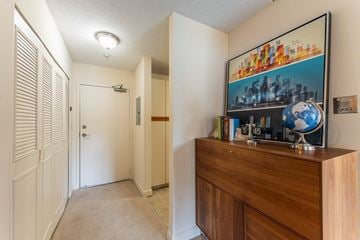 Shrewsbury apartment for rent - Shrewsbury Commons