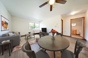 Edinboro apartment for rent - Living Room at Edinlake Apartments, Edinboro, PA