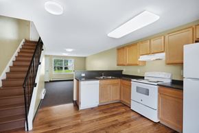 Niagara Falls apartment for rent - Kitchen at Cornerstone Townhomes, New York, 14305