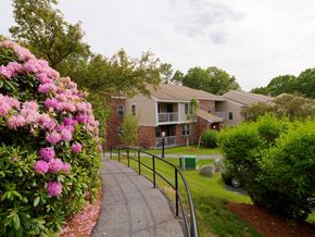 Maynard apartment for rent - Gardens And Landscaped Walkways  at Summerhill Glen, Maynard, 01754