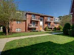 Taunton apartment for rent - Green Space at Pine Grove Apartments, Taunton, 02780