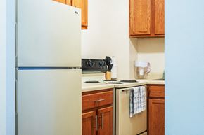 Pittsburgh apartment for rent - Fully Applianced Kitchen at May Building Apartments, Pittsburgh, 15222
