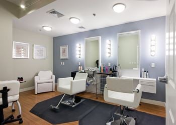 Beauty salon 