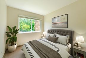 Columbus apartment for rent - Bedroom with Carpet and Large Window. at Franklin Manor Apartments, Ohio, 43223