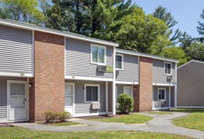 Palmer apartment for rent - Exterior View of Apartments at Palmer Green Estates in Palmer, MA.
