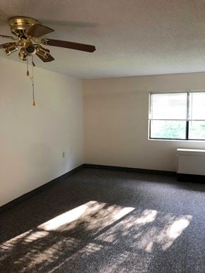 Edinboro apartment for rent - Empty Bedroom at Edinlake Apartments, Edinboro  
