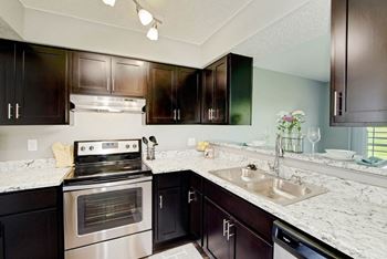 Fully furnished kitchen appliances including dishwasher & disposal!