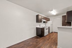 San Marcos apartment for rent - a kitchen and dining area in a 555 waverly unit